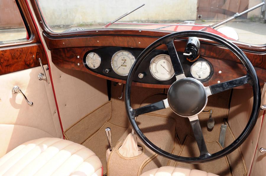  Jaguar SS 2&frac12;-Litre Sports Saloon 1937 года  (фото 2 из 13)